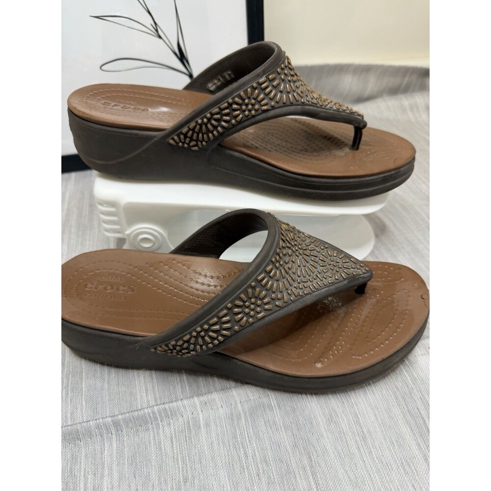 Crocs Sandals Studded Thong Brown Wedge Slip On Comfort Women Casual Size 10